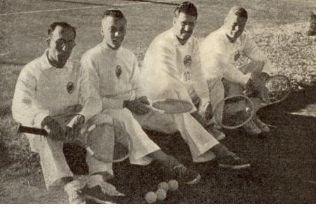 Año 1921 - Equipo "A" de 4ta División. De izquierda a derecha: P. Fernández; L. Lanouguere; J. Gonzalez Gálvez; E. Gandiani.