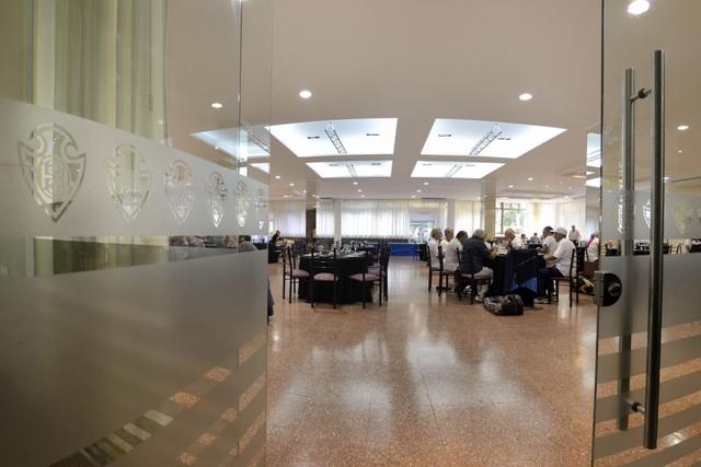 Salón comedor y Confitería