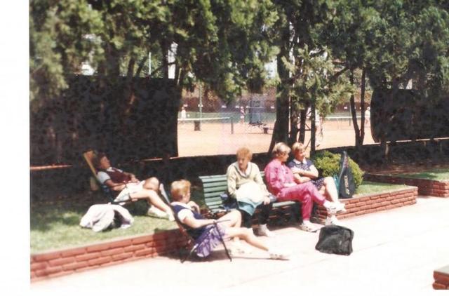 Año 1988 - Jardín de Tenis. Abby Gagliano, Toty Micheli, Ana Maranca, Pochi Tomasoni y Martha Parvis.