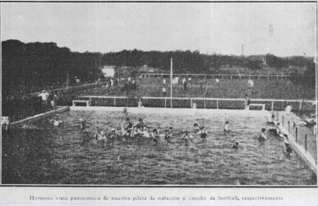 Año 1918 - Imagen panorámica de nuestra pileta de Natación y de la cancha de Fútbol respectivamente.